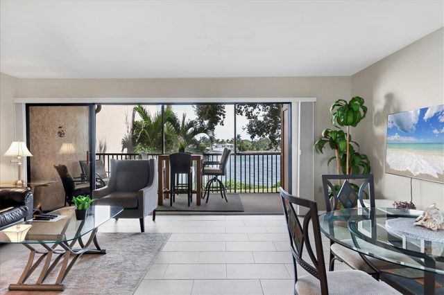 1900 COVE II PLACE 127, Sarasota, FL 34242