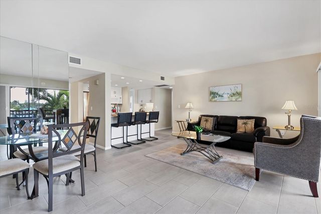 1900 COVE II PLACE 127, Sarasota, FL 34242
