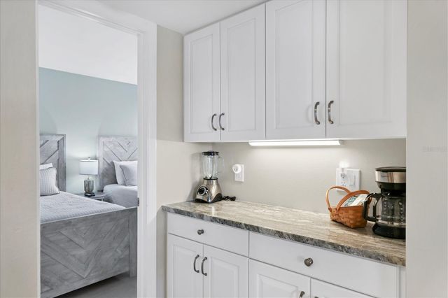 1900 COVE II PLACE 127, Sarasota, FL 34242