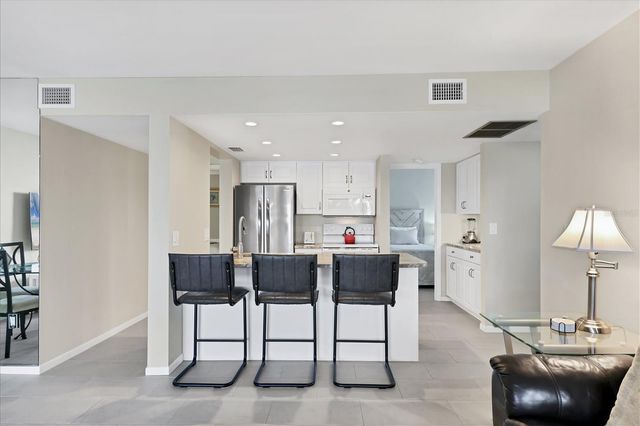 1900 COVE II PLACE 127, Sarasota, FL 34242