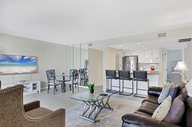 1900 COVE II PLACE 127, Sarasota, FL 34242