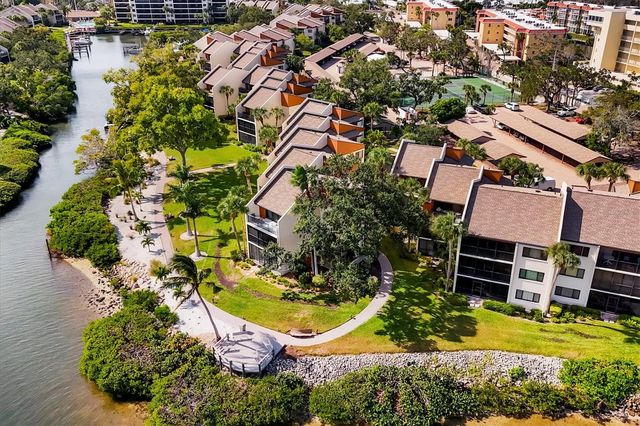 1900 COVE II PLACE 127, Sarasota, FL 34242