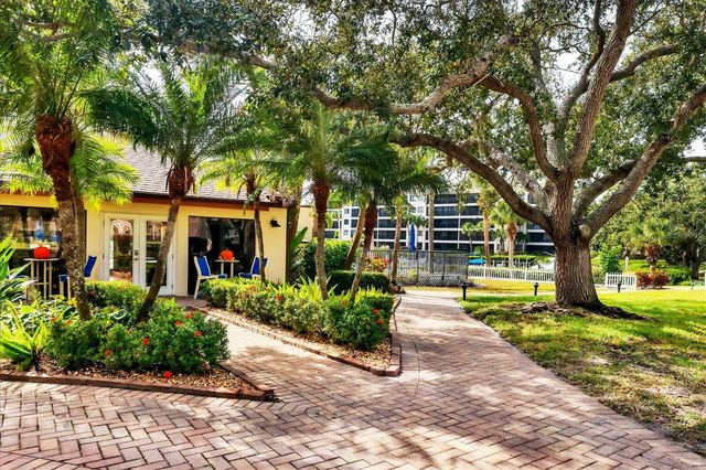 1900 COVE II PLACE 127, Sarasota, FL 34242