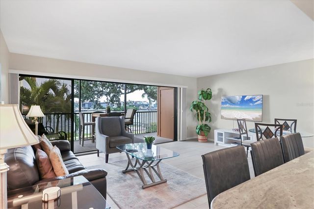 1900 COVE II PLACE 127, Sarasota, FL 34242