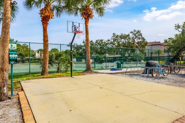 1900 COVE II PLACE 127, Sarasota, FL 34242