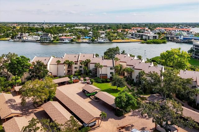 1900 COVE II PLACE 127, Sarasota, FL 34242