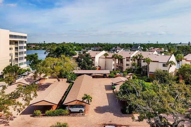 1900 COVE II PLACE 127, Sarasota, FL 34242