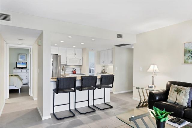 1900 COVE II PLACE 127, Sarasota, FL 34242