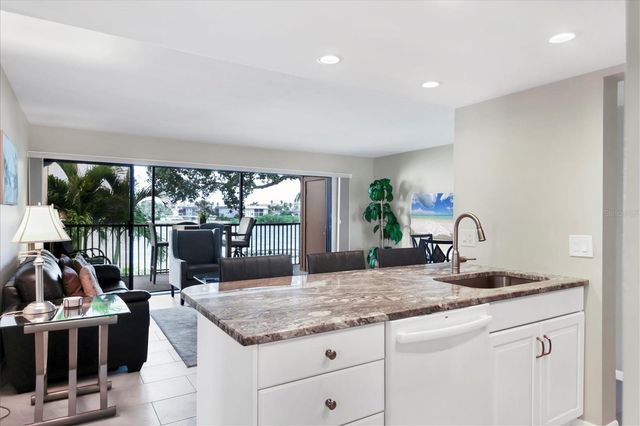 1900 COVE II PLACE 127, Sarasota, FL 34242
