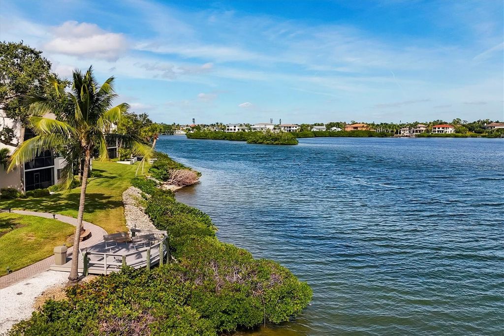 1900 COVE II PLACE 127, Sarasota, FL 34242