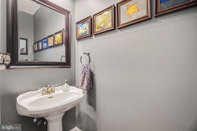 2450 HARTFORD RD, York, PA 17402