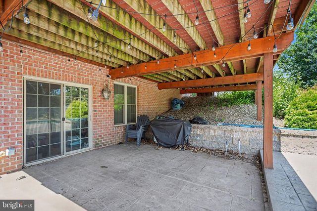 2450 HARTFORD RD, York, PA 17402