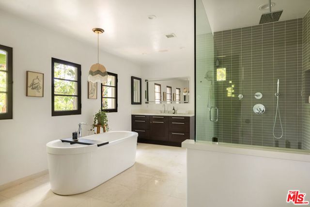 1745 N Vista Street, Los Angeles, CA 90046