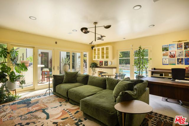 1745 N Vista Street, Los Angeles, CA 90046