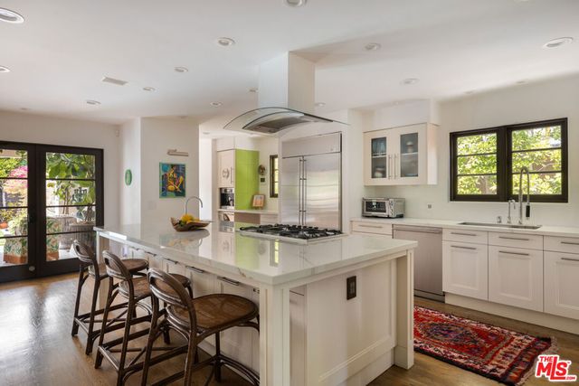 1745 N Vista Street, Los Angeles, CA 90046