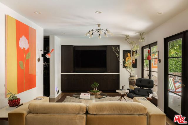 1745 N Vista Street, Los Angeles, CA 90046