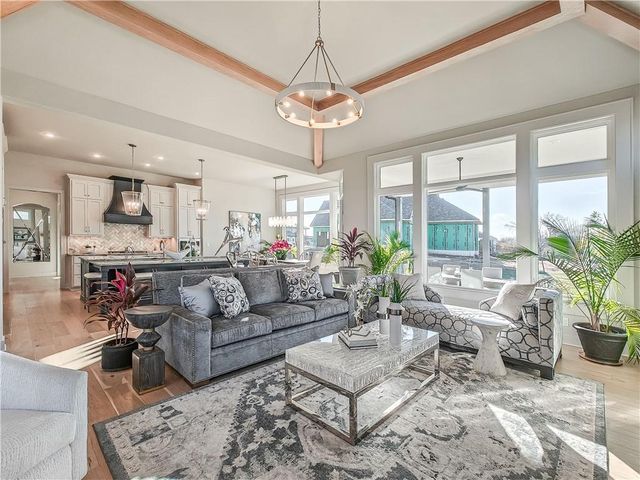 10603 W 173rd Terrace, Overland Park, KS 66221