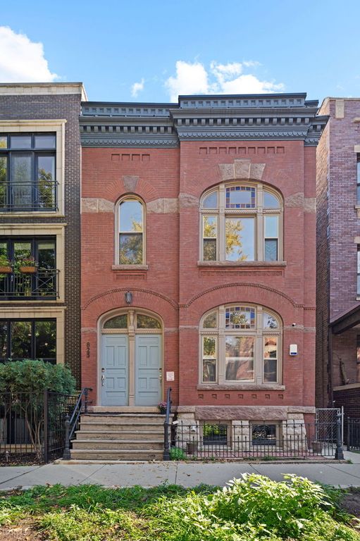 825 N Winchester Avenue 2F, Chicago, IL 60622