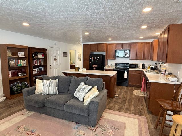 2520 Birk Drive, Jasper, IN 47546