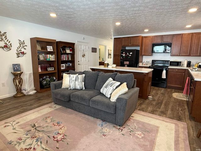 2520 Birk Drive, Jasper, IN 47546