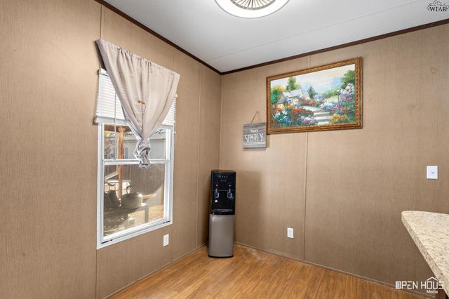 211 W LAFAYETTE STREET, Iowa Park, TX 76367