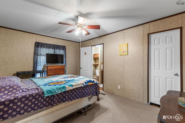 211 W LAFAYETTE STREET, Iowa Park, TX 76367