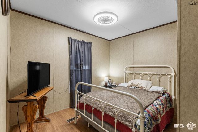 211 W LAFAYETTE STREET, Iowa Park, TX 76367