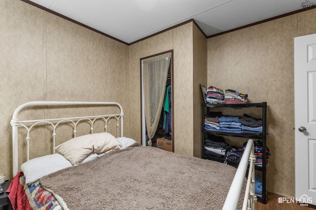 211 W LAFAYETTE STREET, Iowa Park, TX 76367