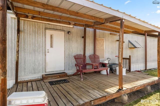 211 W LAFAYETTE STREET, Iowa Park, TX 76367