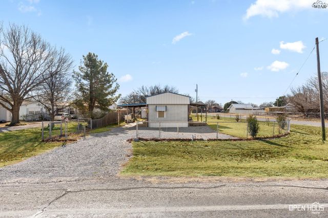 211 W LAFAYETTE STREET, Iowa Park, TX 76367
