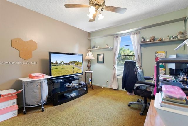 4841 SW 201st Ter, Southwest Ranches, FL 33332