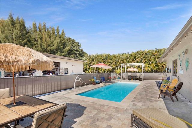 4841 SW 201st Ter, Southwest Ranches, FL 33332