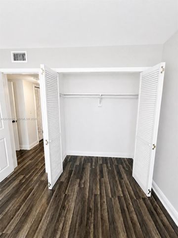 4050 NE 12th Terrace 11-1, Oakland Park, FL 33334