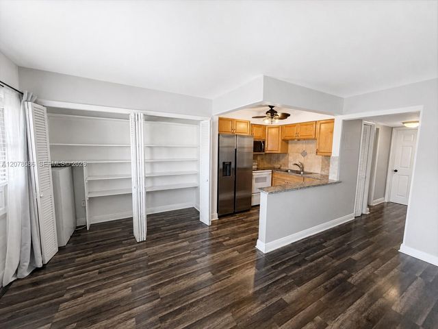 4050 NE 12th Terrace 11-1, Oakland Park, FL 33334