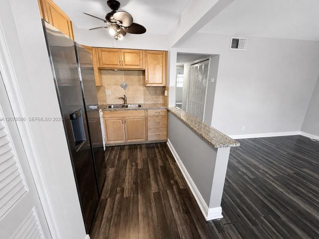 4050 NE 12th Terrace 11-1, Oakland Park, FL 33334