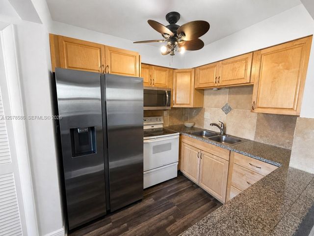 4050 NE 12th Terrace 11-1, Oakland Park, FL 33334