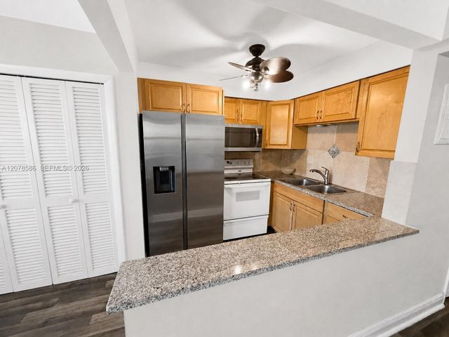 4050 NE 12th Terrace 11-1, Oakland Park, FL 33334