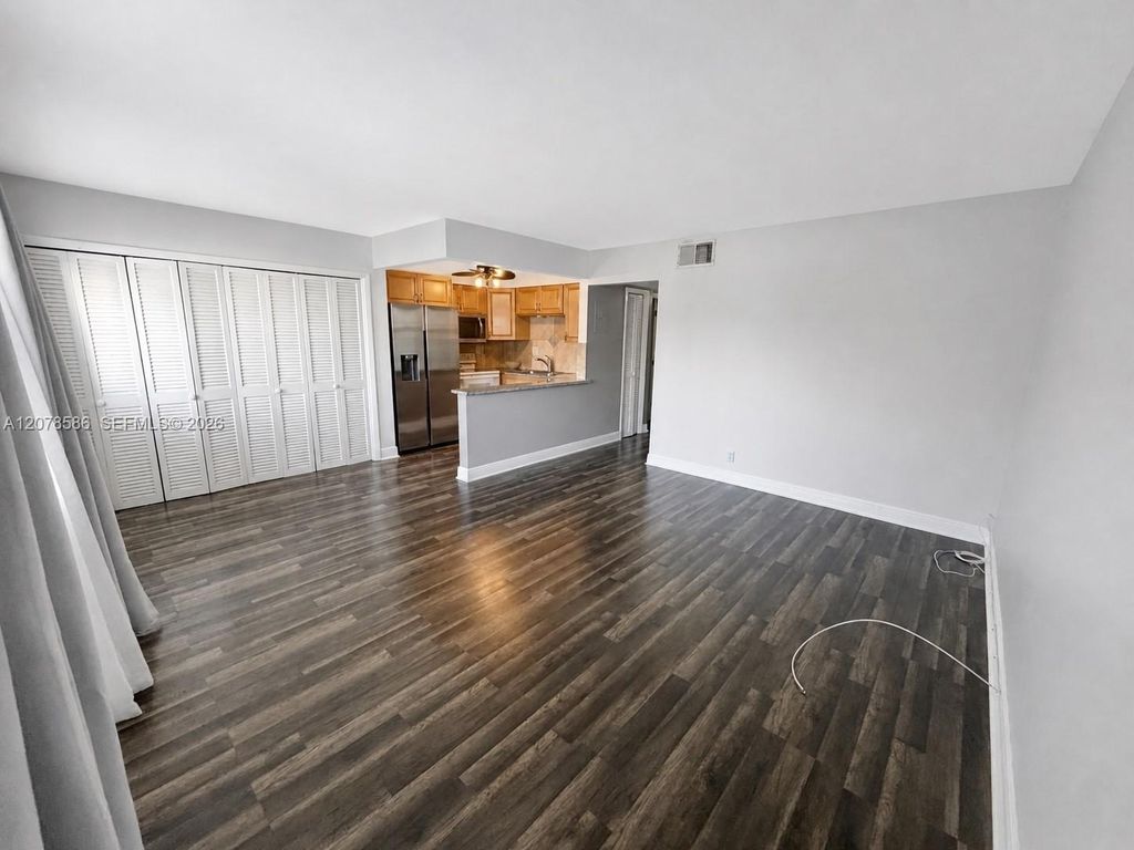 4050 NE 12th Terrace 11-1, Oakland Park, FL 33334