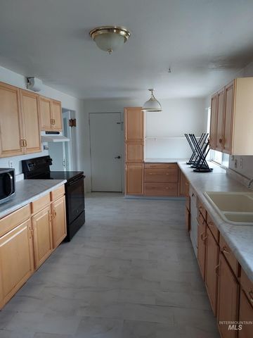 6295 W Grandview Pl, Boise, ID 83709