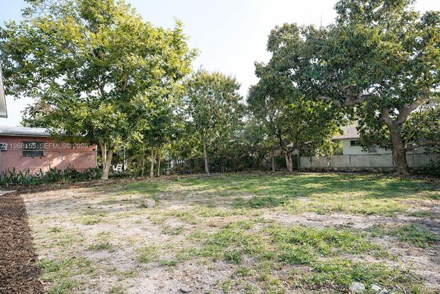 9511 NW 5th Ave, Miami, FL 33150