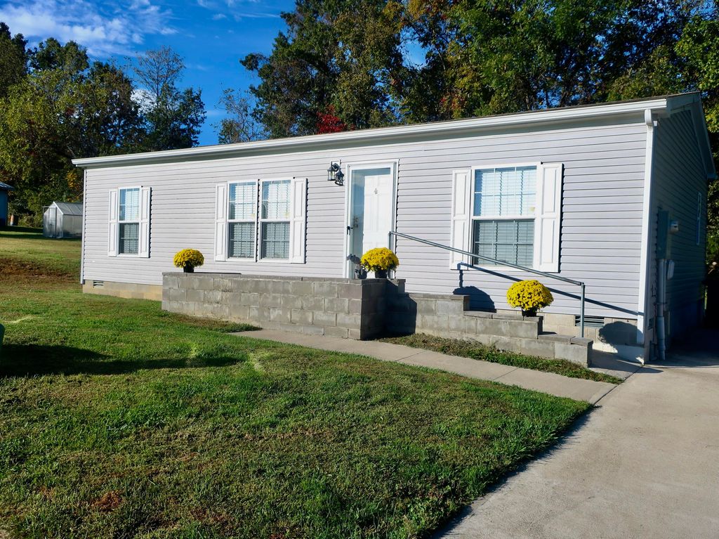 399 Blue Jay Circle, Falmouth, KY 41040