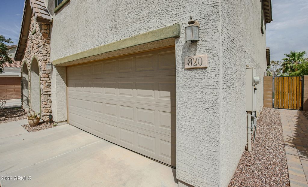 820 E CONSTANCE Way, Phoenix, AZ 85042 — photo 4