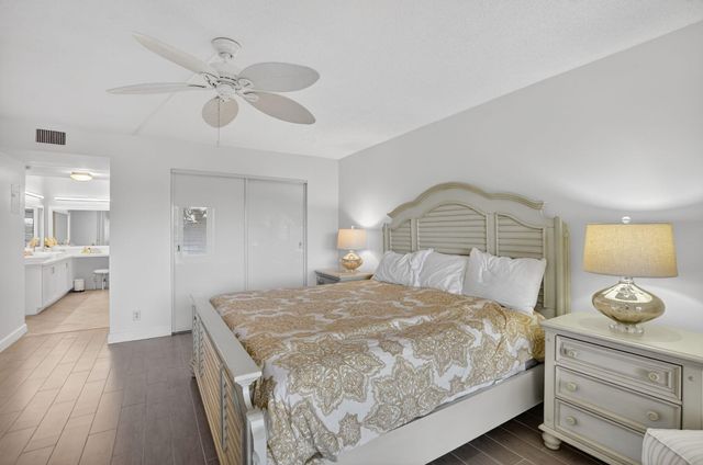 5851 Camino Del Sol 402, Boca Raton, FL 33433