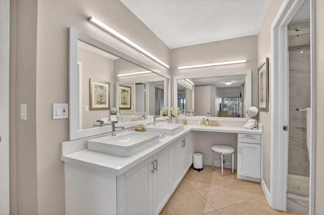 5851 Camino Del Sol 402, Boca Raton, FL 33433