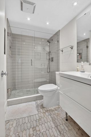 5851 Camino Del Sol 402, Boca Raton, FL 33433