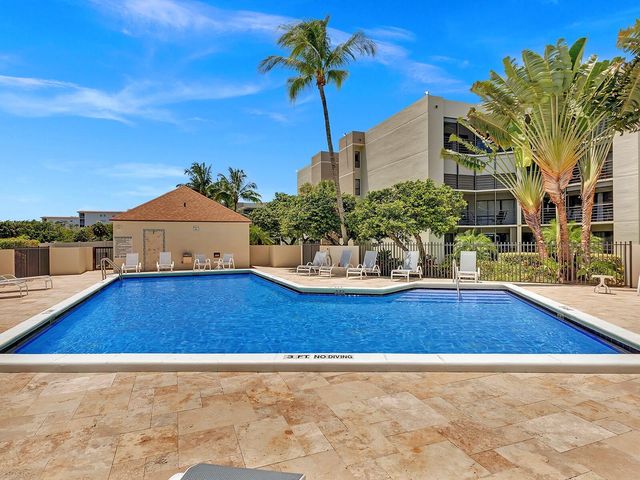 5851 Camino Del Sol 402, Boca Raton, FL 33433