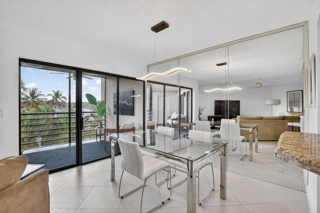 5851 Camino Del Sol 402, Boca Raton, FL 33433