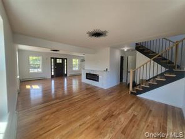 744 Mt Hope Road, Middletown, NY 10940