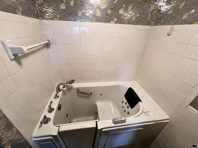 2121 Nicholasville Road Unit 606, Lexington, KY 40503