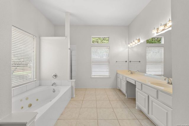 28219 Heritage Trl, Boerne, TX 78015